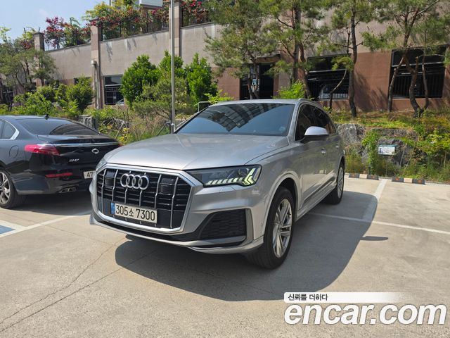 Audi Q7 45 TDI Quattro Premium - фото 0