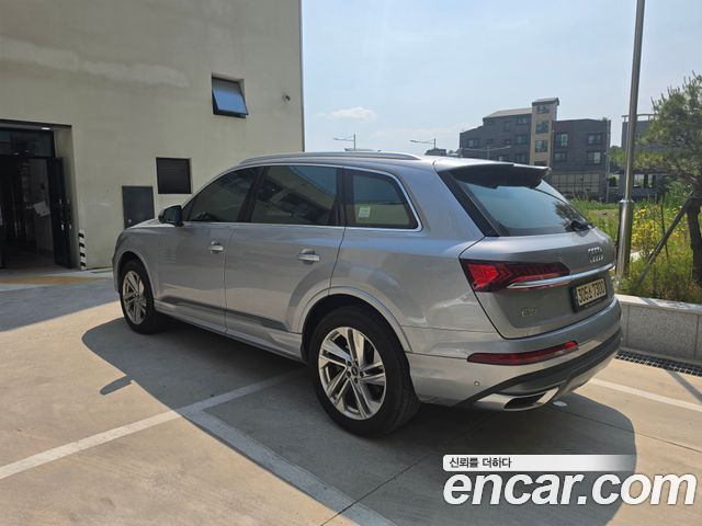 Audi Q7 45 TDI Quattro Premium - фото 1
