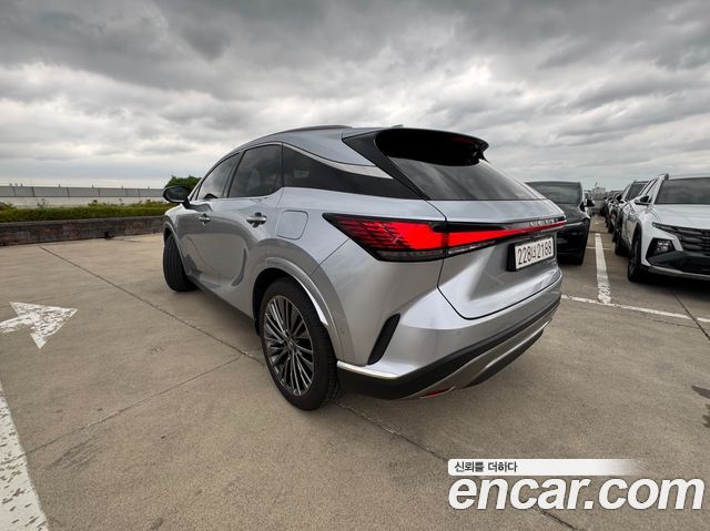 Lexus RX 5-го поколения Luxury - фото 1