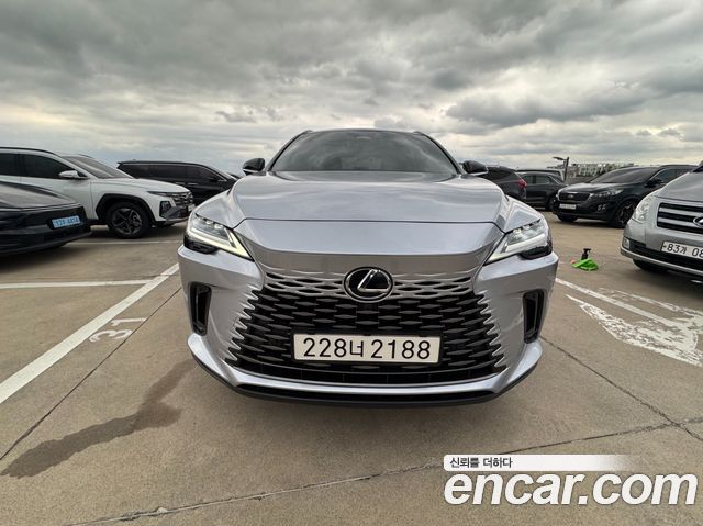 Lexus RX 5-го поколения Luxury - фото 2