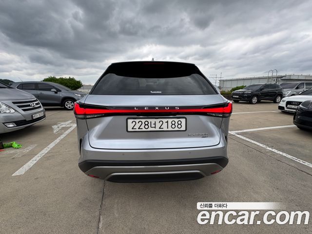 Lexus RX 5-го поколения Luxury - фото 3