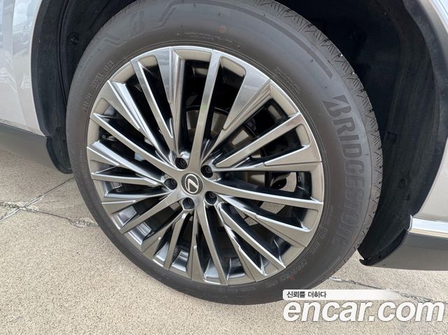 Lexus RX 5-го поколения Luxury - фото 4