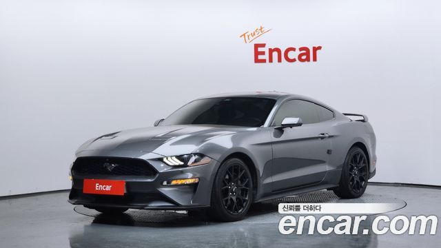 Ford Mustang Coupe - фото 0