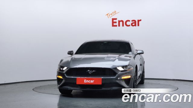 Ford Mustang Coupe - фото 2