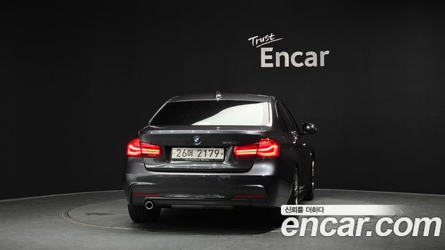 BMW 3 Series F30 320i M Sport - фото 2