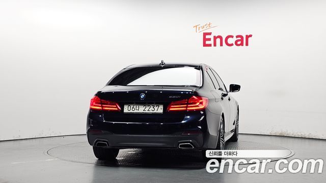 BMW 5 Series G30 530i M Sport Package Plus - фото 3