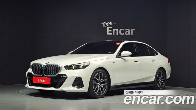BMW 5 Series G60 520i M Sport - фото 0