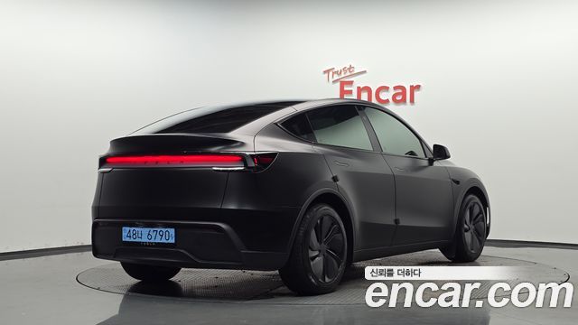 Tesla Model Y Premium RWD - фото 0