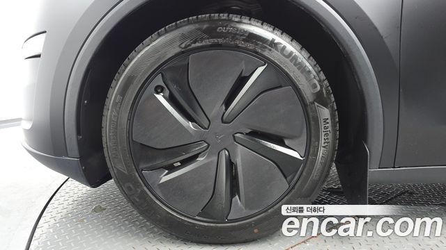 Tesla Model Y Premium RWD - фото 3