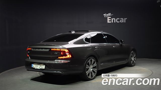 Volvo S90 B6 AWD Inscription - фото 0