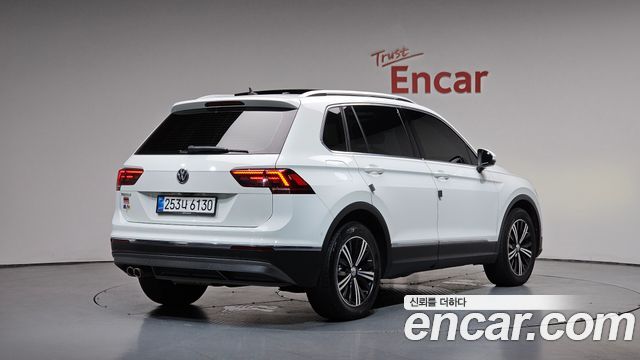 Volkswagen Tiguan 2-го поколения 2.0 TDI Prestige - фото 0