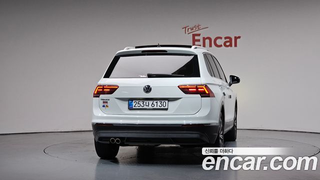 Volkswagen Tiguan 2-го поколения 2.0 TDI Prestige - фото 2
