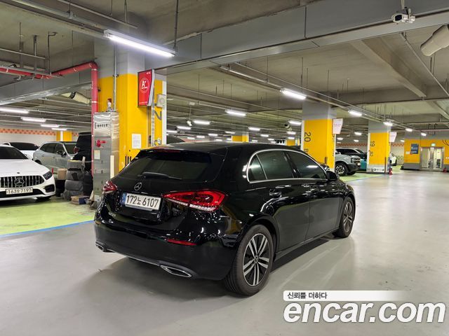 Mercedes-Benz A-Class W177 A220 Hatchback - фото 2
