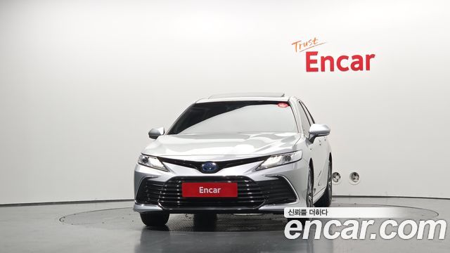 Toyota Camry XV70 2.5 XLE Hybrid - фото 2