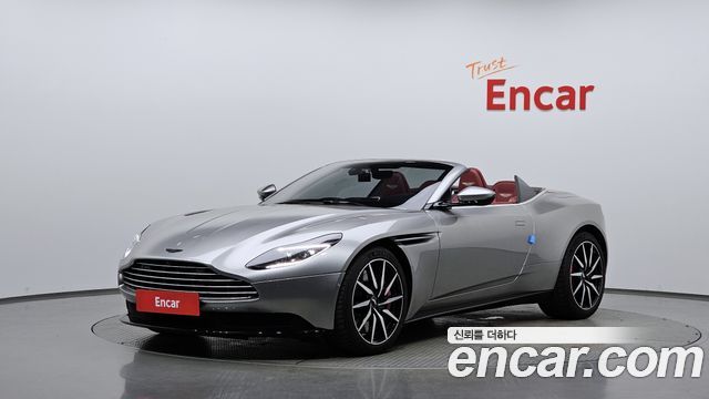 Aston Martin DB11 4.0 V8 Volante - фото 0