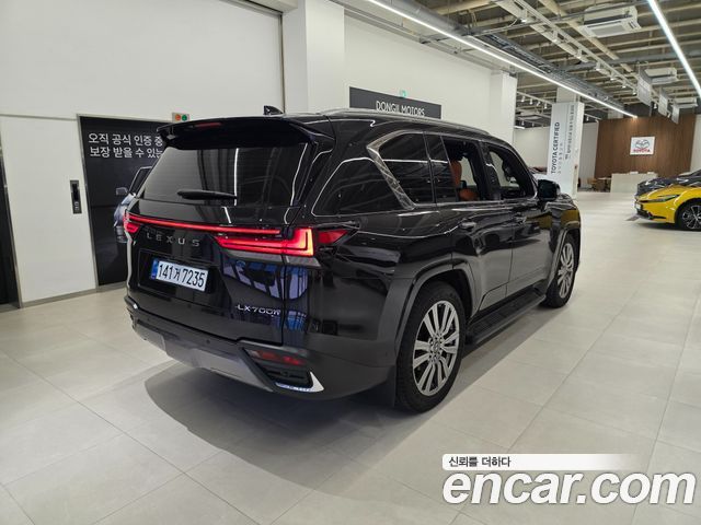 Lexus LX 4-го поколения 700h VIP - фото 1