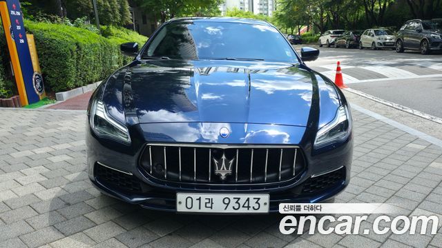 Maserati Quattroporte 3.0 Diesel Granlusso - фото 2
