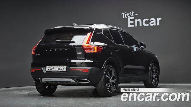 Volvo XC40 T4 Inscription - фото 1