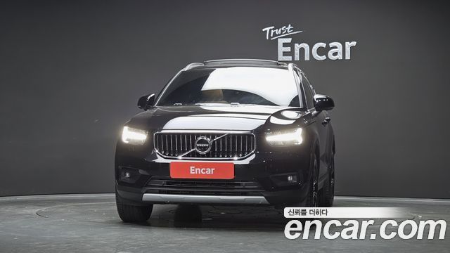 Volvo XC40 T4 Inscription - фото 2