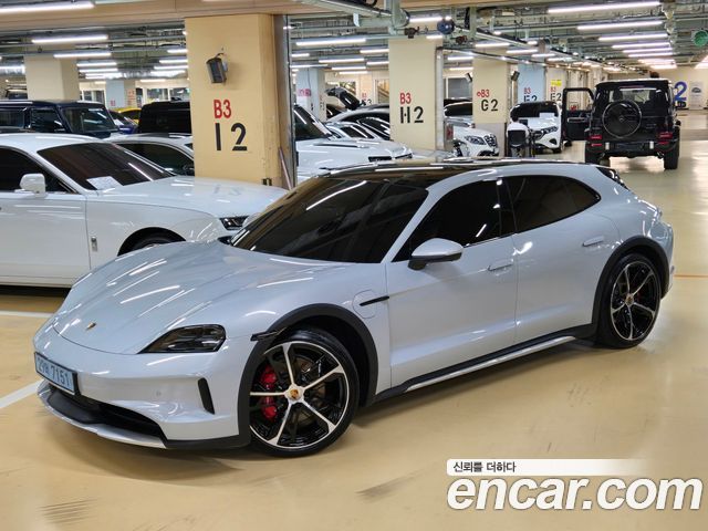Porsche Taycan 4S Cross Turismo - фото 0