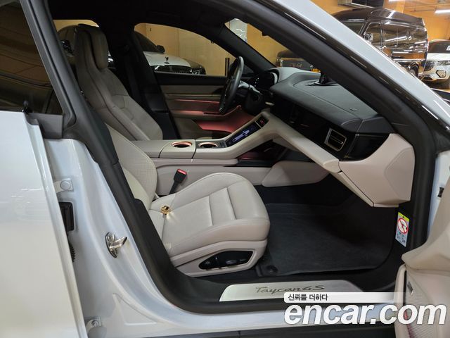Porsche Taycan 4S Cross Turismo - фото 2