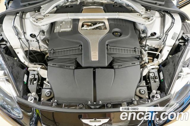 Aston Martin DBX 4.0 V8 707 - фото 4