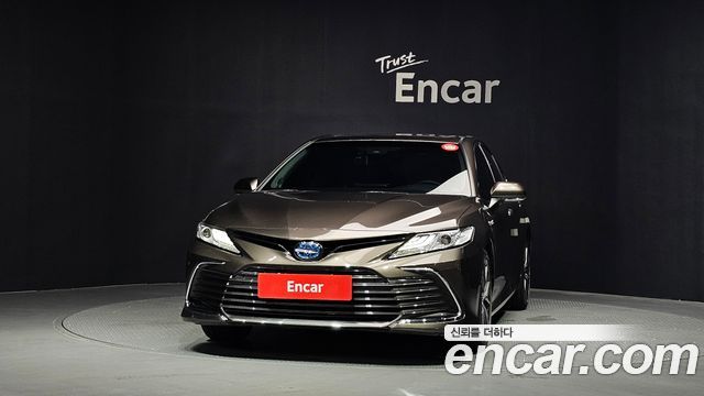 Toyota Camry XV70 2.5 XLE Hybrid - фото 2