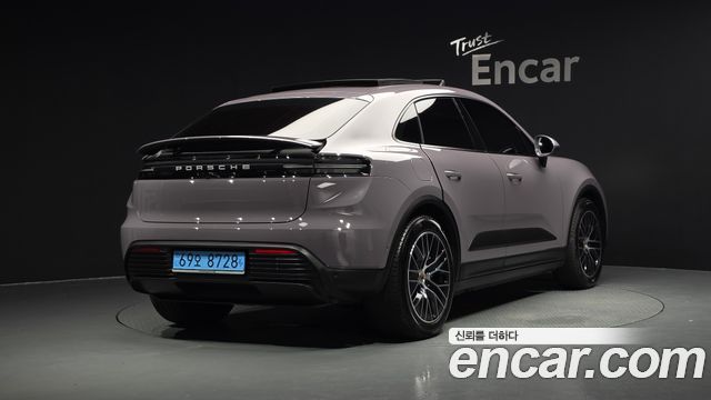 Porsche Macan EV Base 4 - фото 1