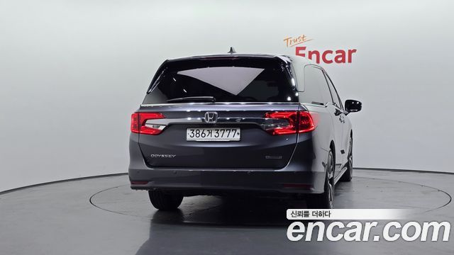 Honda Odyssey 3.5 5th - фото 3