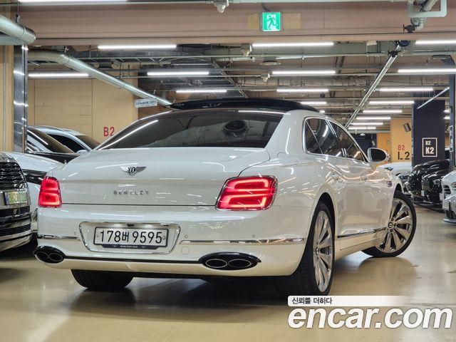 Bentley Flying Spur 3-го поколения 4.0 - фото 3