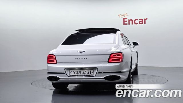 Bentley Flying Spur 3-го поколения 4.0 Azure - фото 3