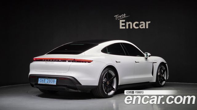 Porsche Taycan 4S - фото 1