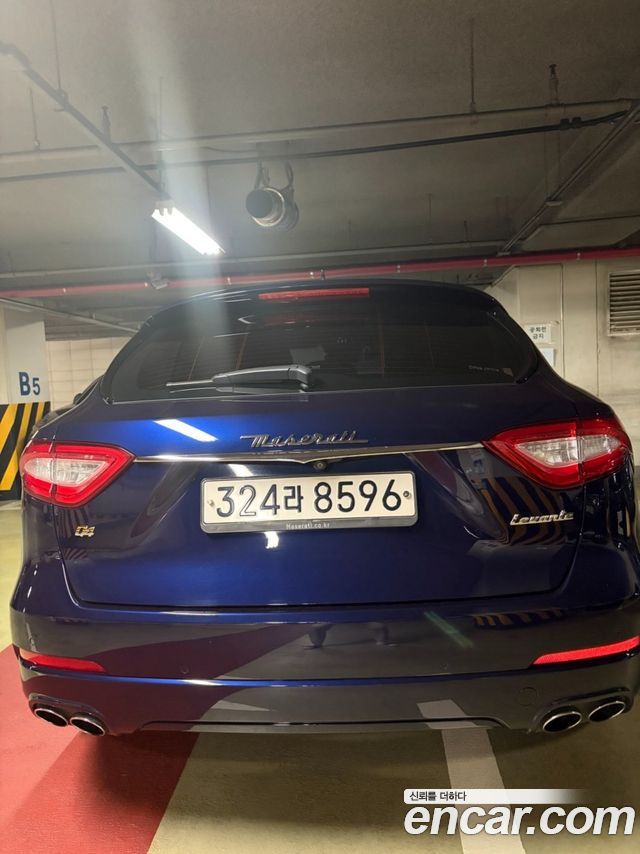 Maserati Levante 3.0 Diesel AWD GranLusso - фото 3