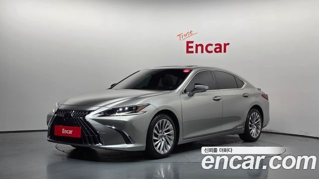 Lexus ES 300h 7-го поколения Executive - фото 0
