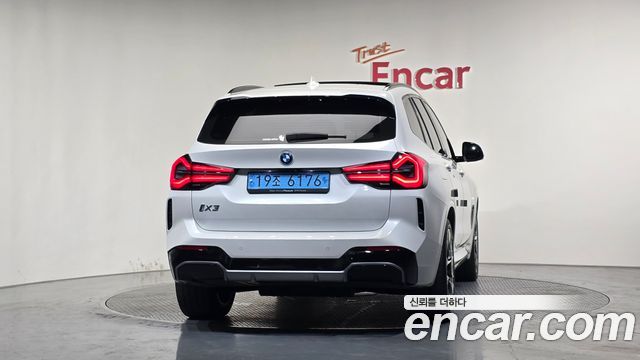 BMW iX3 M Sports - фото 2