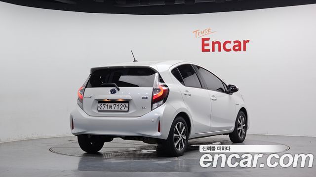 Toyota Prius 1.5 - фото 1