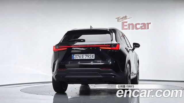 Lexus NX 350h 2-го поколения Premium - фото 2