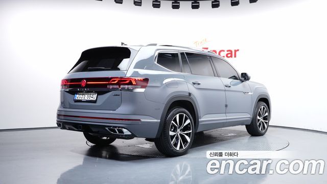 Volkswagen Atlas 2.0 TSI R-LINE 6-Seater - фото 1