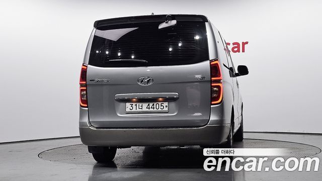 Hyundai Starex New Urban 9-Seater Exclusive - фото 3