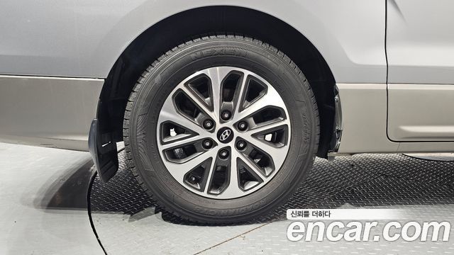Hyundai Starex New Urban 9-Seater Exclusive - фото 4