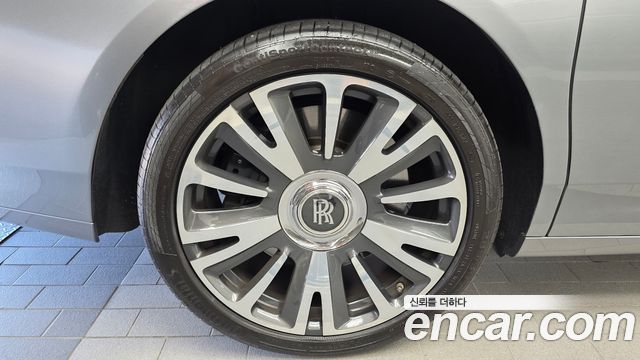 Rolls-Royce Ghost 6.6 EWB V12 - фото 4