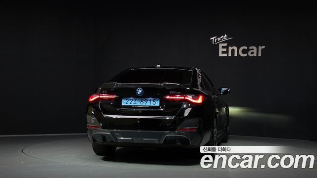 BMW i4 eDrive40 M Sports - фото 3
