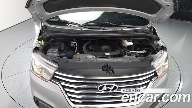 Hyundai Starex New Urban 9-Seater Exclusive - фото 4