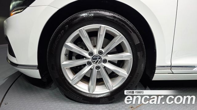 Volkswagen Passat B8 2.0 TDI Premium - фото 4
