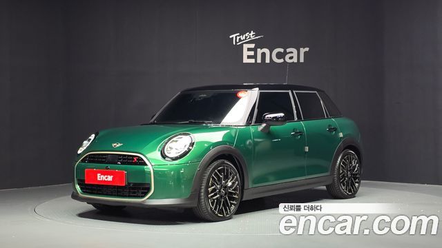 Mini Cooper S 4-го поколения 5 Door Favoured - фото 0