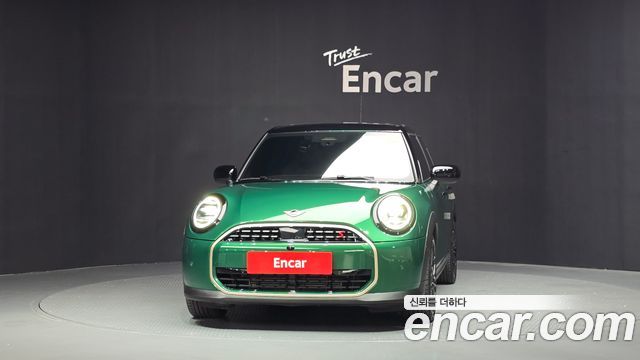 Mini Cooper S 4-го поколения 5 Door Favoured - фото 2