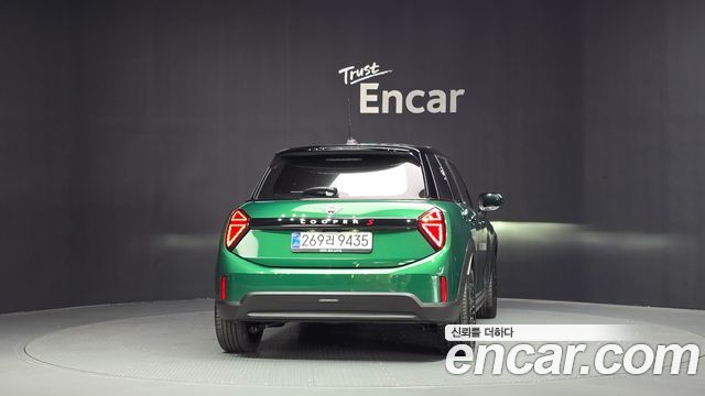 Mini Cooper S 4-го поколения 5 Door Favoured - фото 3