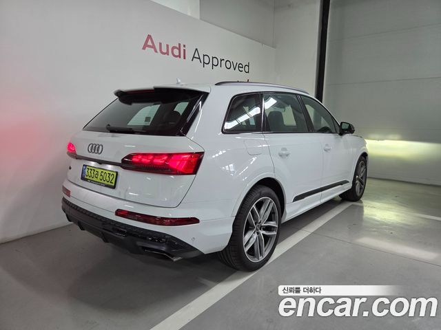 Audi Q7 55 TFSI Quattro Premium - фото 1