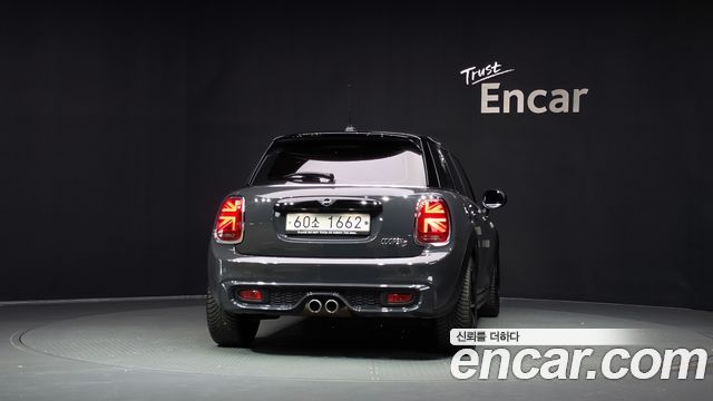Mini Cooper S 5Door Standard 3rd - фото 3