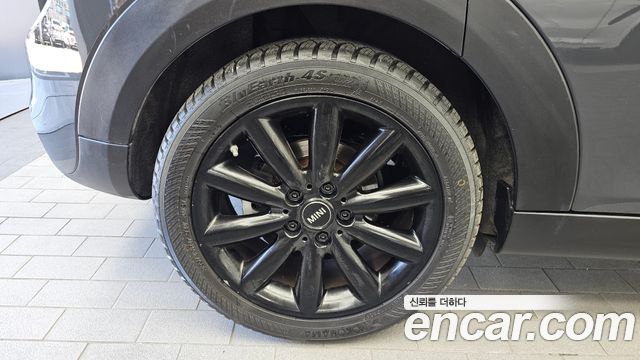 Mini Cooper S 5Door Standard 3rd - фото 4